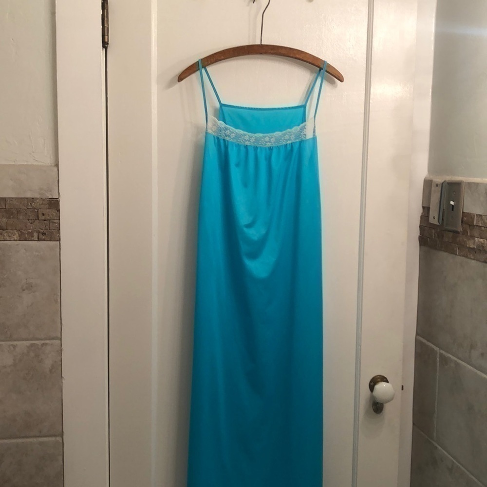 Vintage Cira glam nightgown​​​​​​​​​​​​